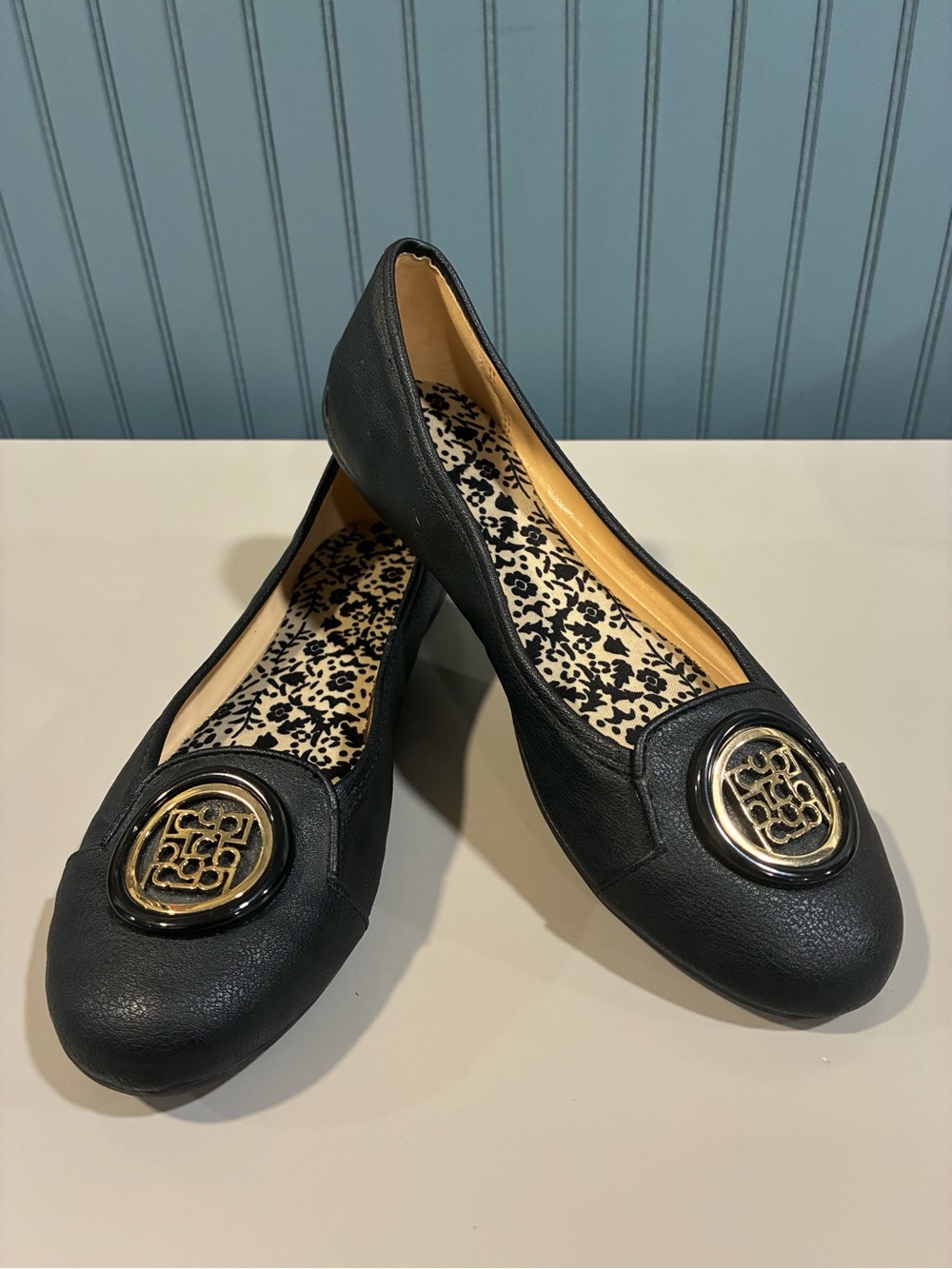 Liz Claiborne Black Ballet Flats with Gold Emblem
